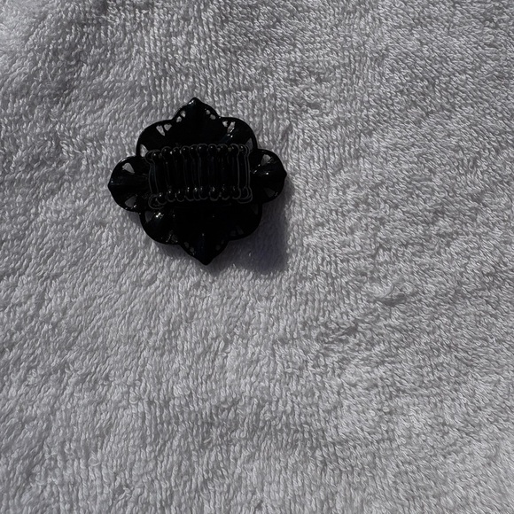 Gothic Black Ornate Rhinestone Statement Ring - Stretchy & Adjustable - Picture 8 of 14